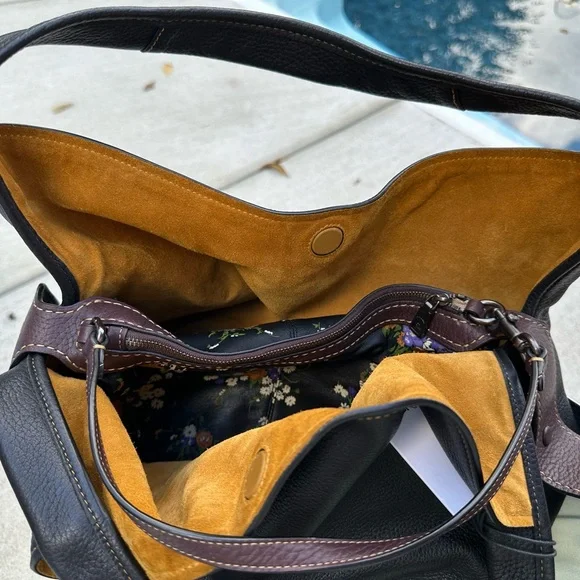 Rare 🐻 Coach Black and Burgundy - 3 in 1 Bag - Picture 8 of 12